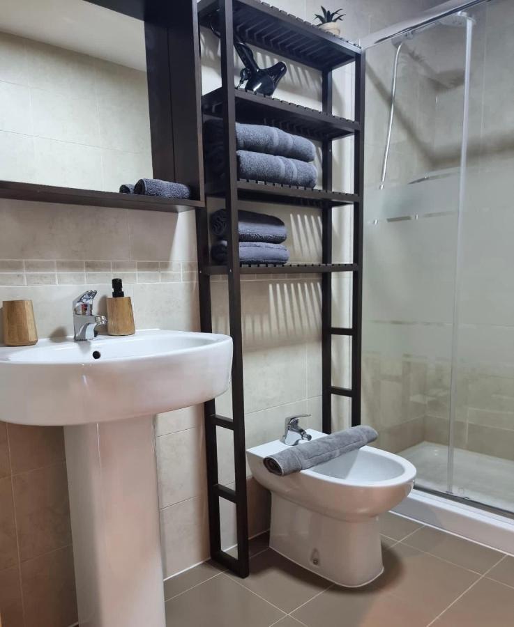 Apartment El Estrecho Close To Center With Parking And Pool Algeciras Exterior foto